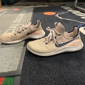 Nike pick and blue women’s shoe